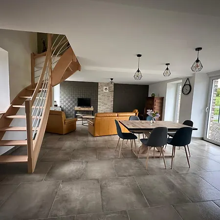 De Monthardrou בית נופש *